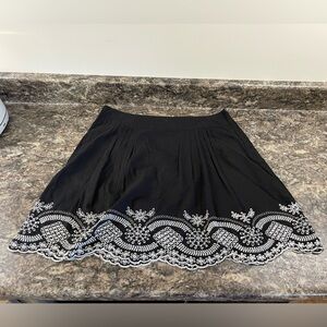 Speechless Juniors  Black A-Line Skirt with White Embroidery Size 9 (sku400)
